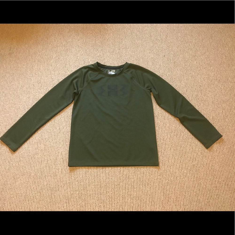 NWOT Under Armour Long Sleeve YXL